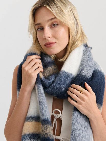 Pierre Checkered Fluffy Scarf