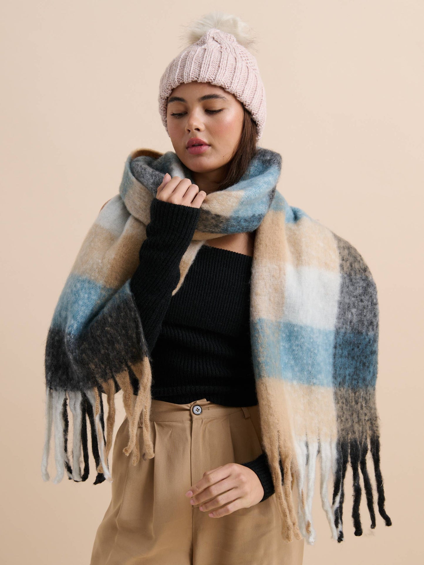 Lindy Checkered Fluffy Scarves