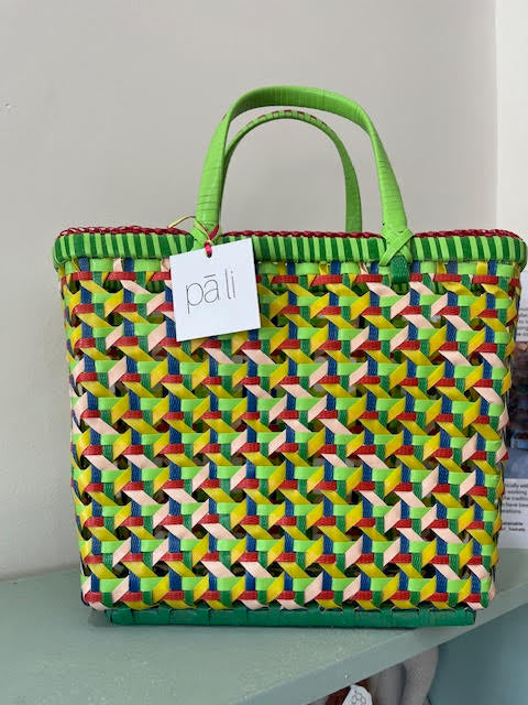Pali medium basket - light green Kuuku.