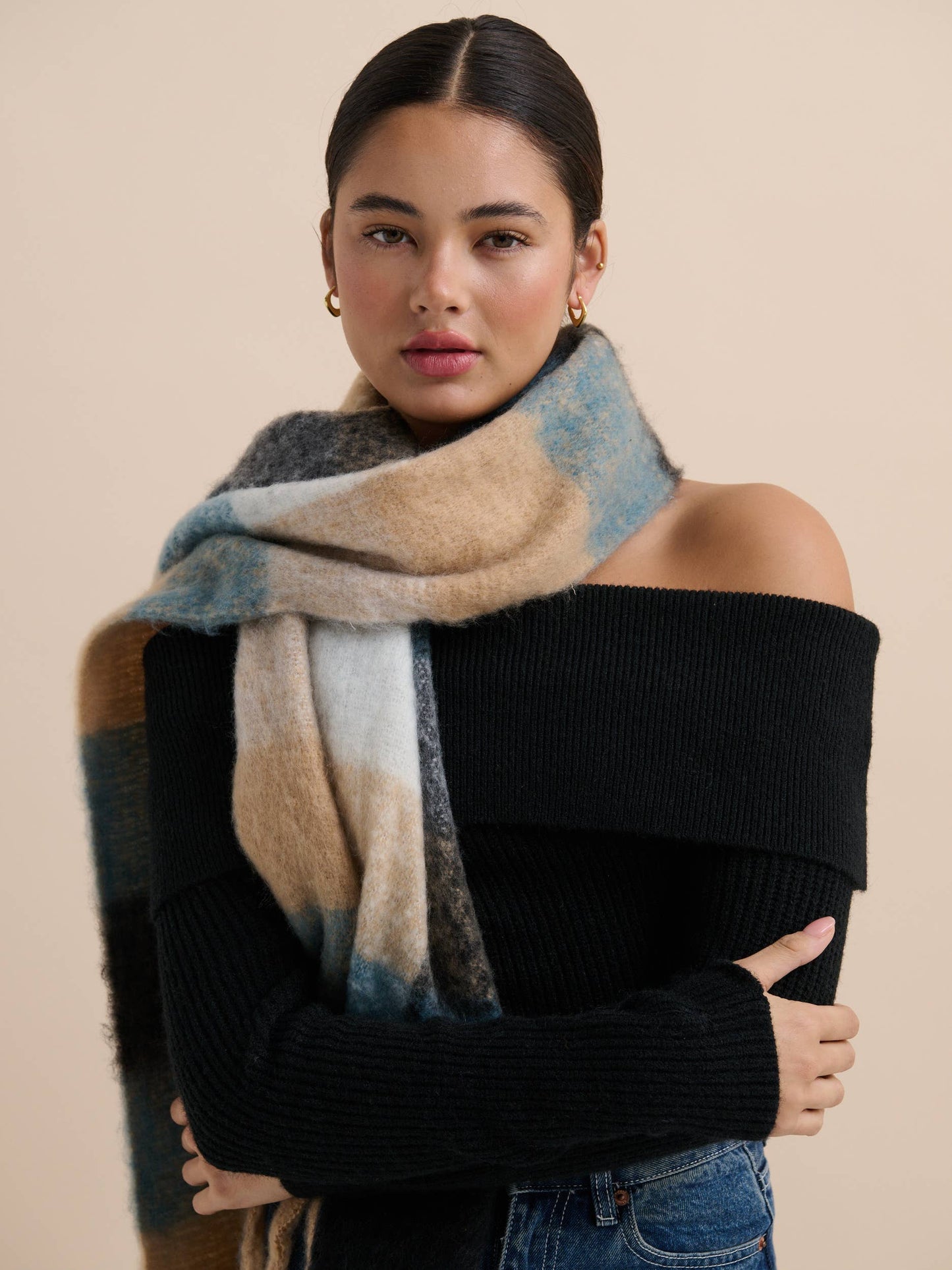 Lindy Checkered Fluffy Scarves