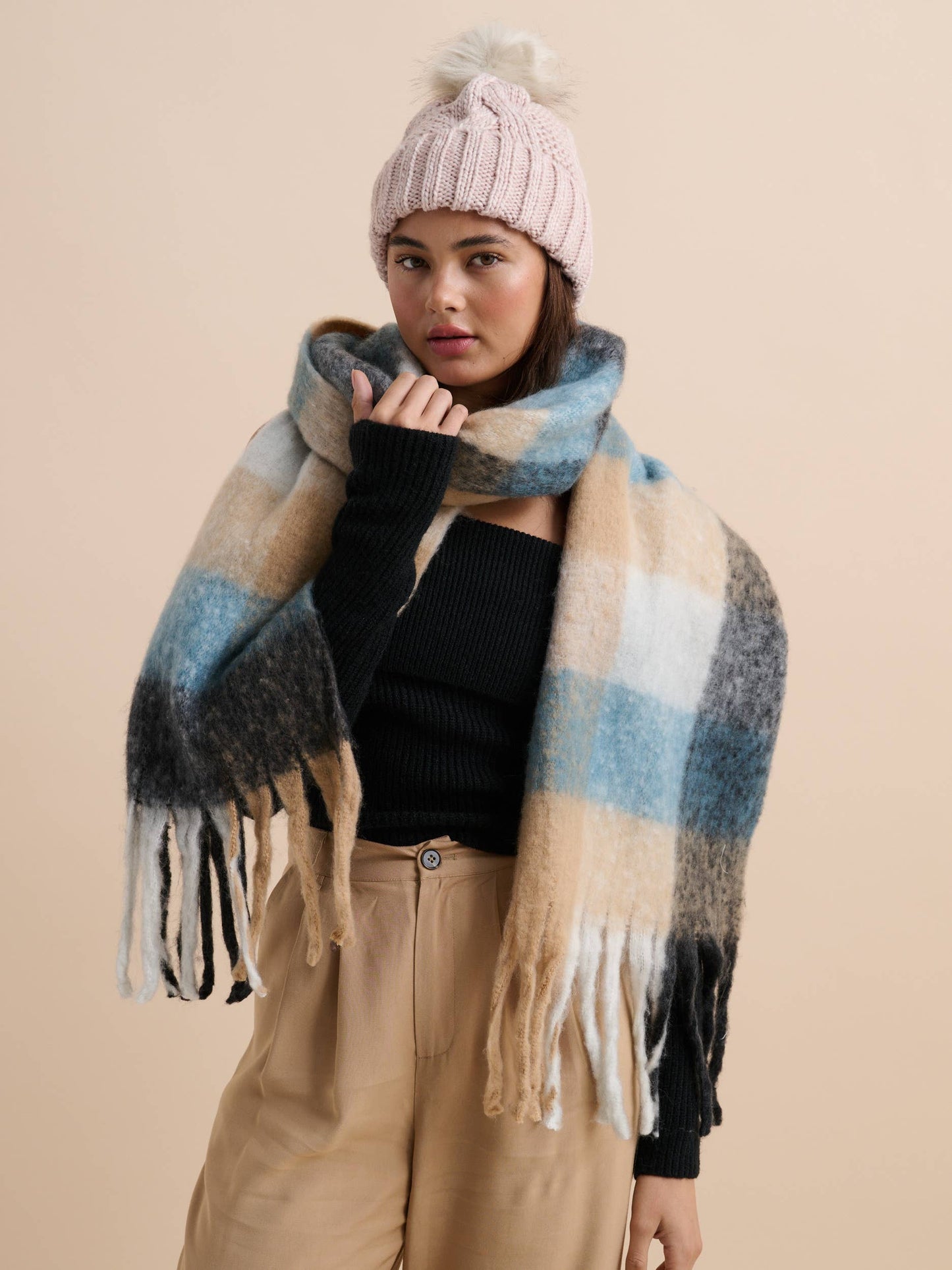 Lindy Checkered Fluffy Scarves
