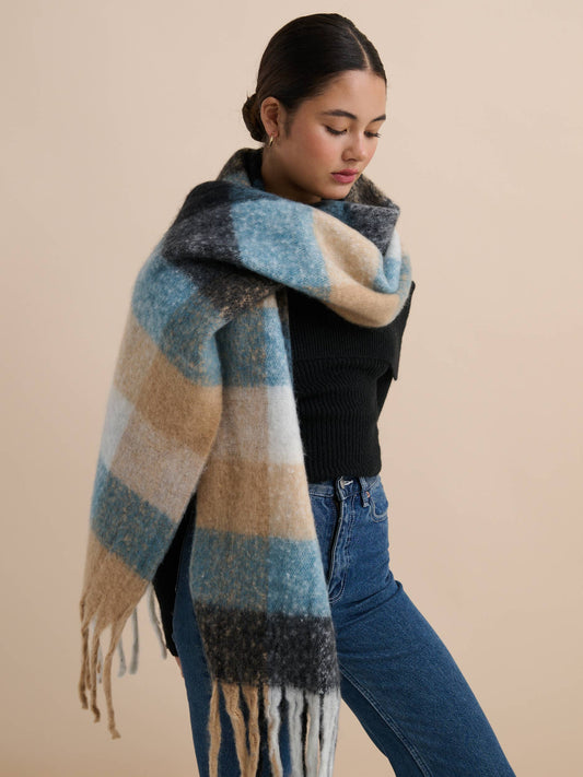 Lindy Checkered Fluffy Scarves